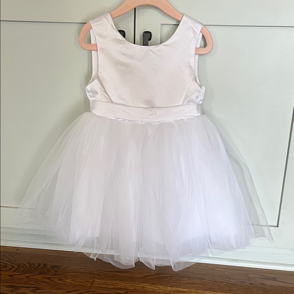 Elegant White Tulle Kids flower girl Dress